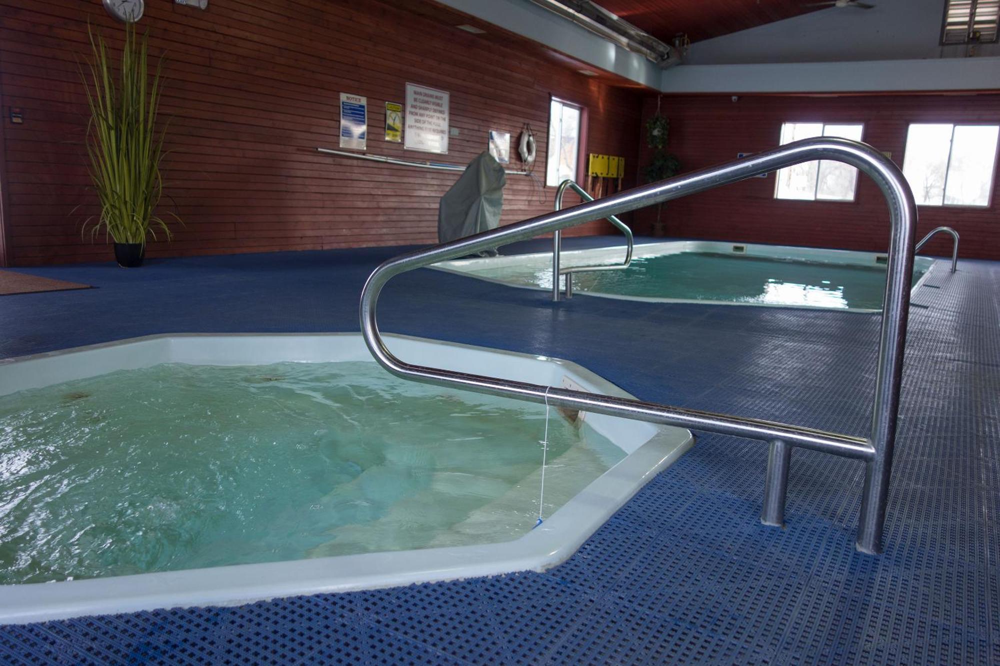 Miles City Hotel Bagian luar foto