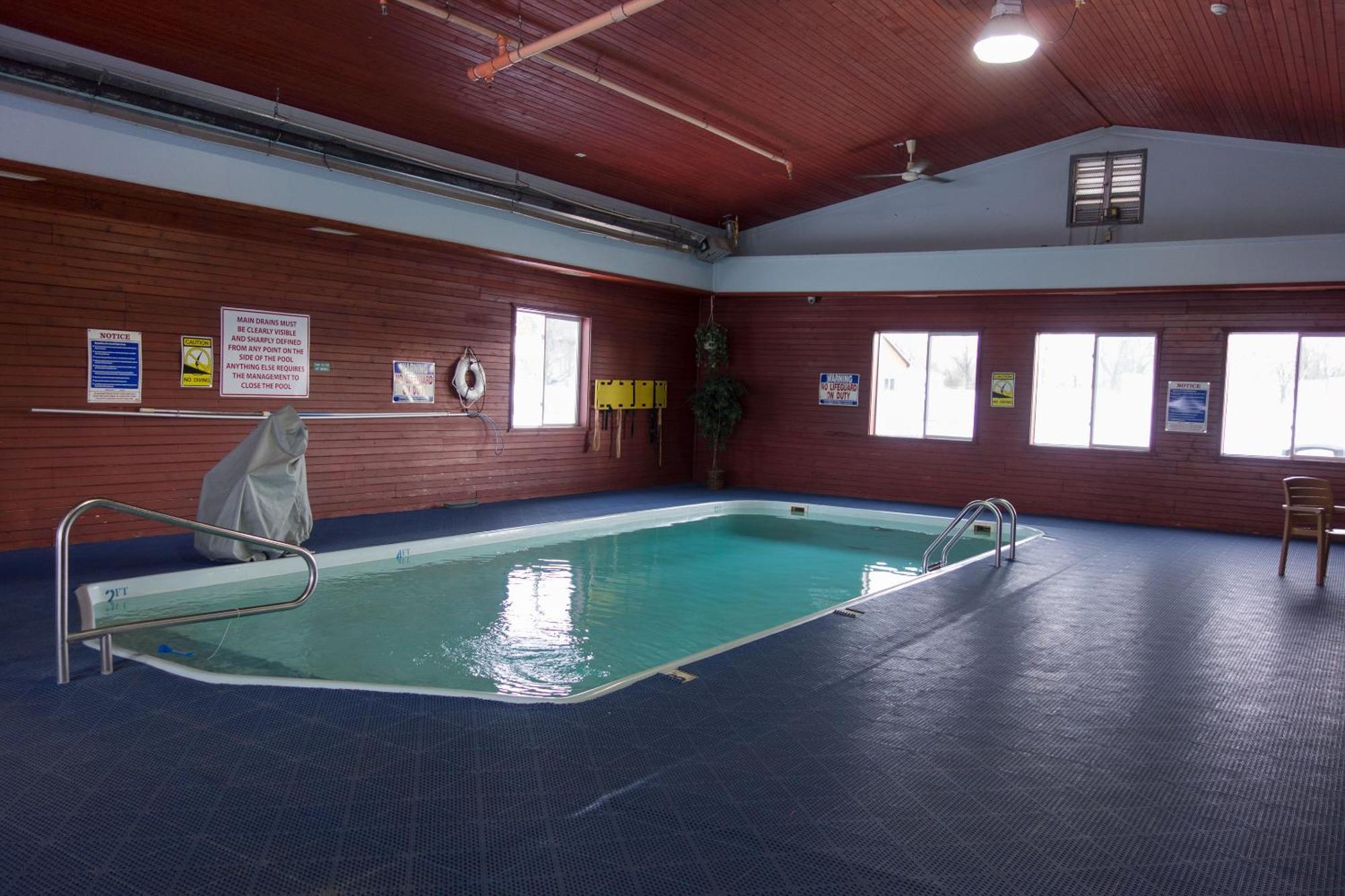 Miles City Hotel Bagian luar foto