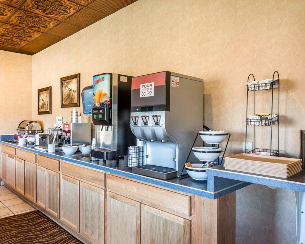 Miles City Hotel Restoran foto