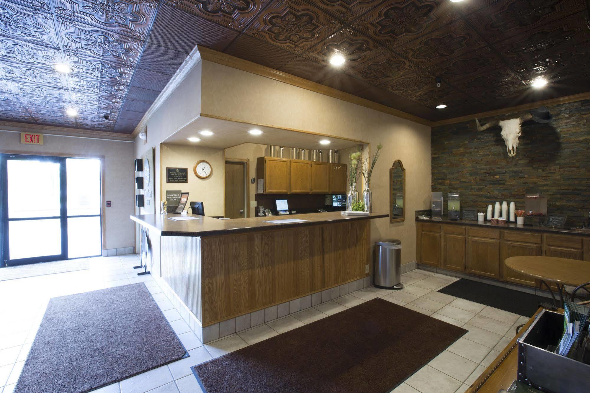 Miles City Hotel Bagian luar foto