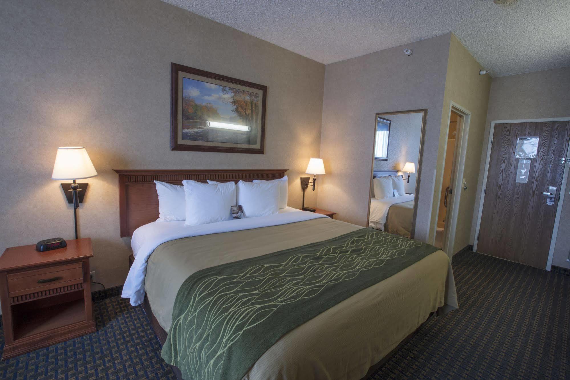 Miles City Hotel Bagian luar foto