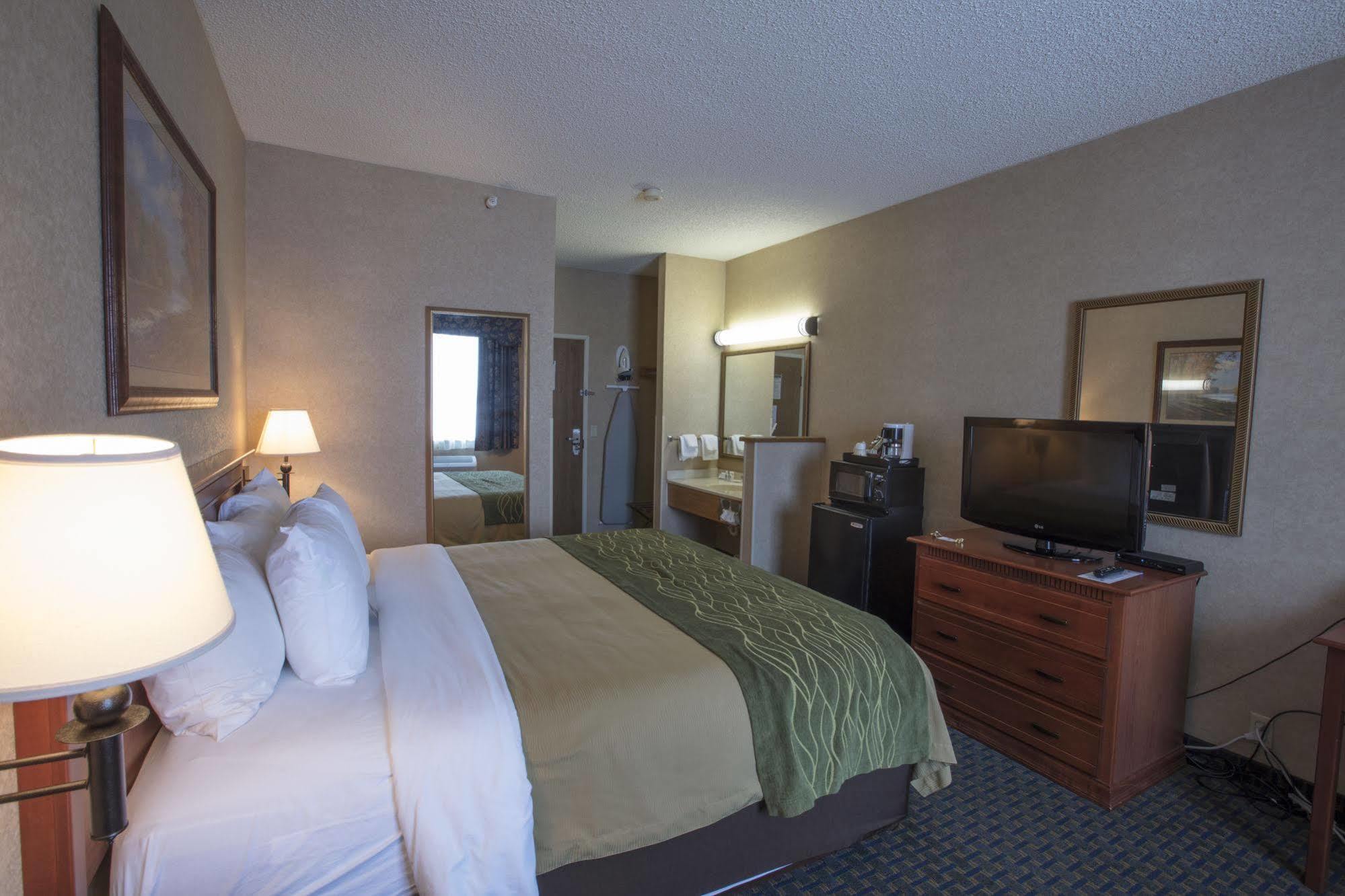 Miles City Hotel Bagian luar foto