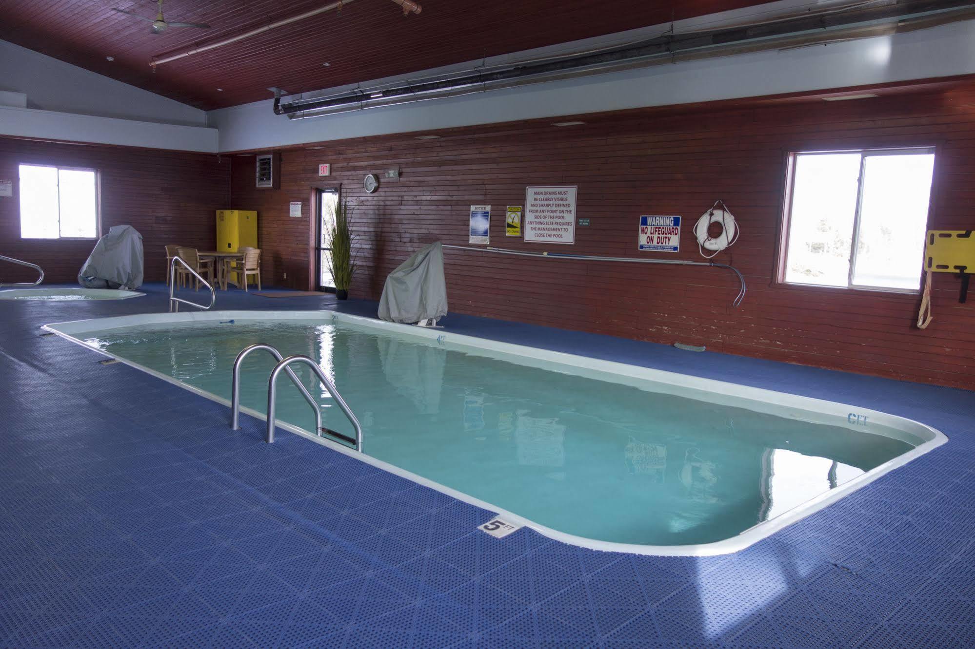 Miles City Hotel Bagian luar foto