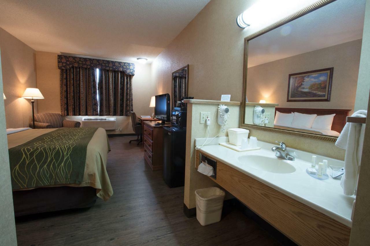 Miles City Hotel Bagian luar foto